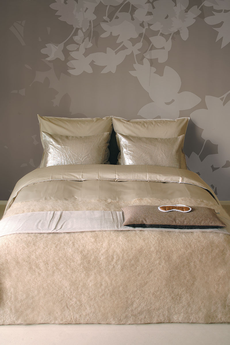 Mrs.Me Bedtime Stories Golden Room no1