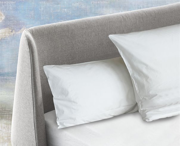 MrsMe Archetype SoloPillow white close
