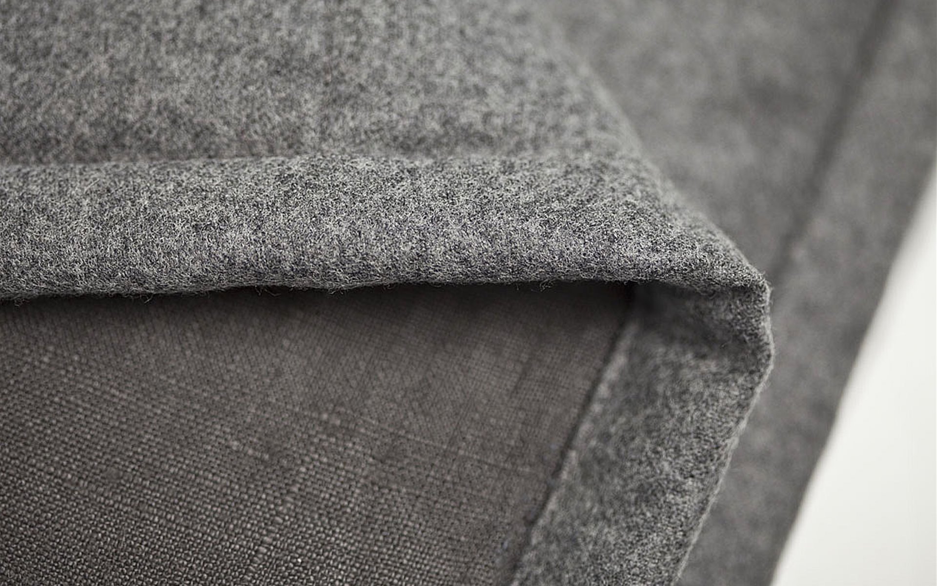 Mrs.Me bedspread Lloyd Graphite detail
