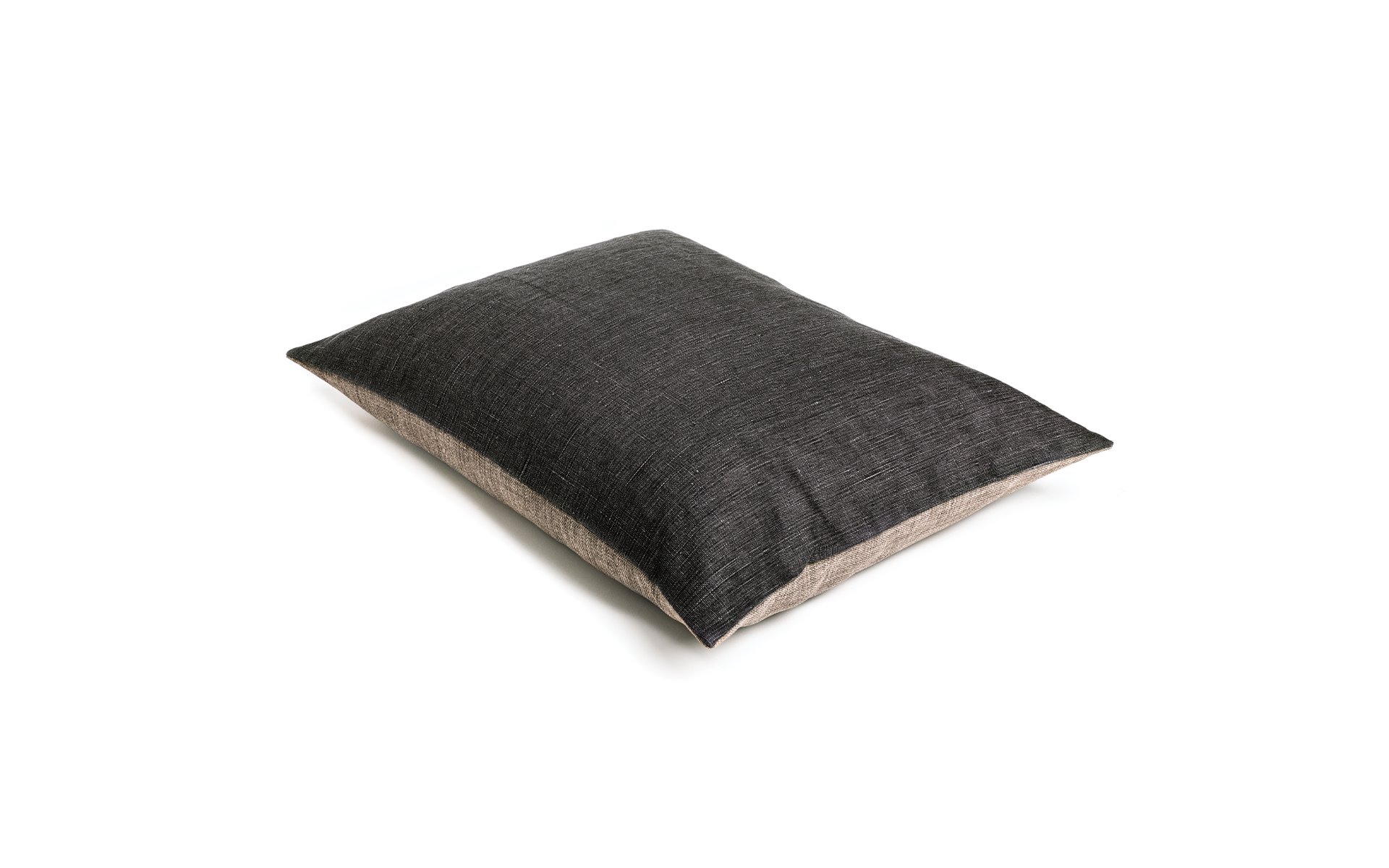 Mrs.Me Cushion Cosmos Ebony productoverview 1920x1200