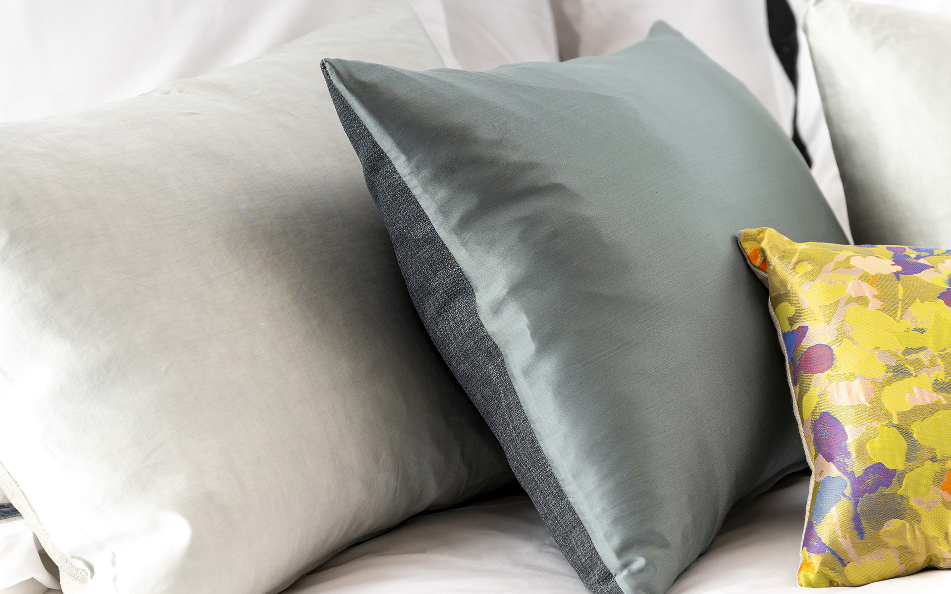 Mrs.Me home couture - cushion Echo Twilight detail4 WEB
