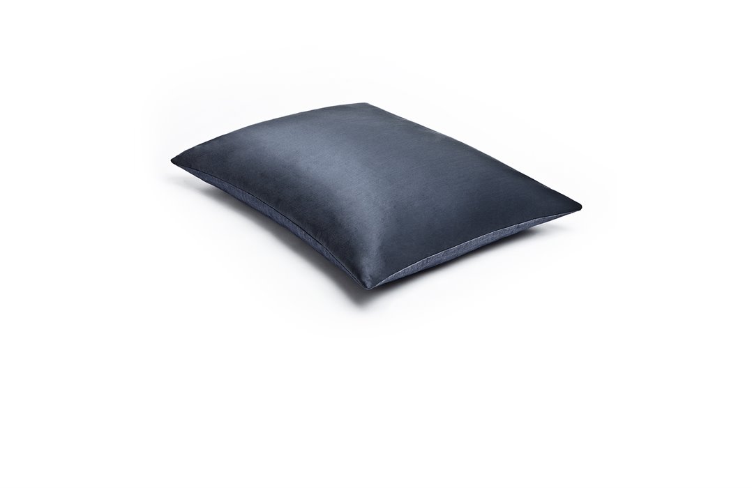 MrsMe cushion Mason front Nightblue 1920x1200 Small