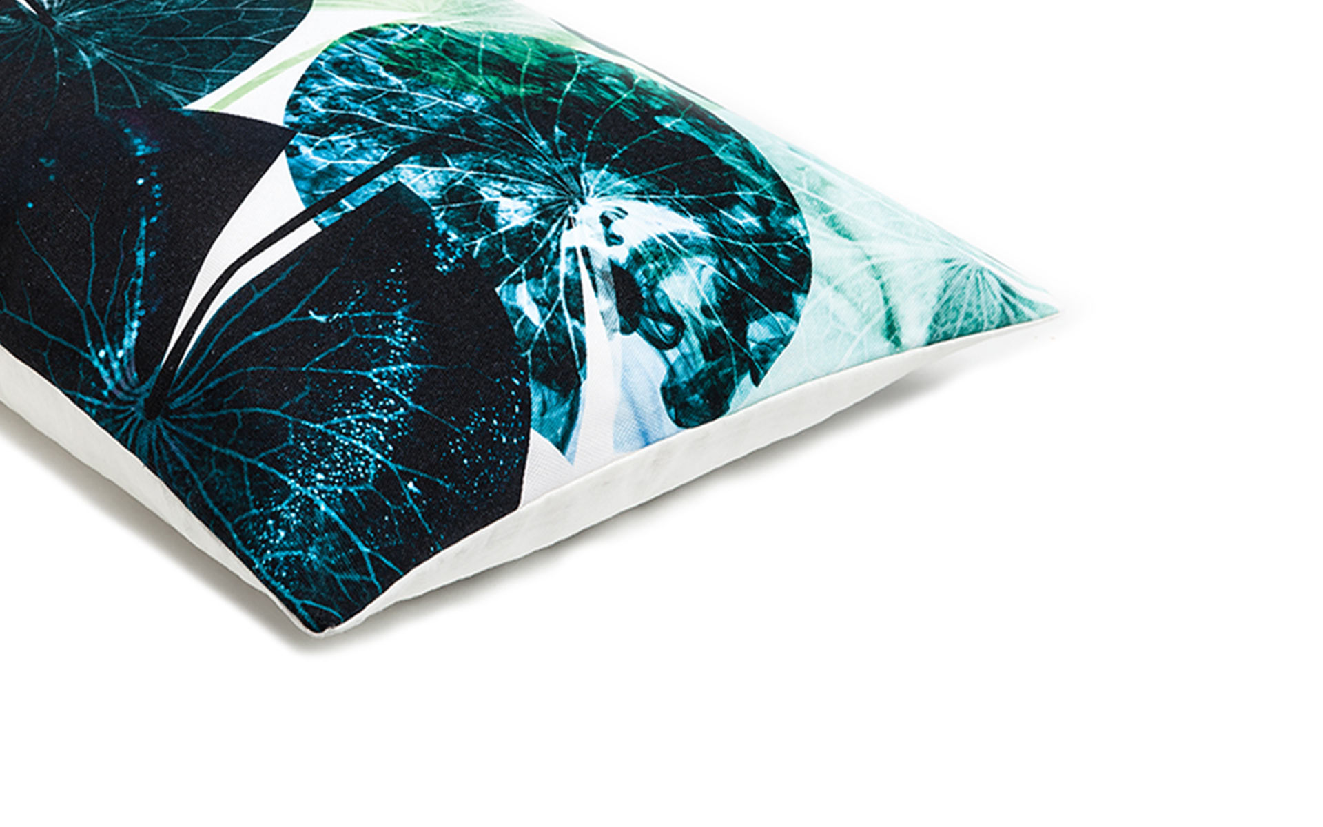 Mrs.Me home couture - Cushion Ophelia Teal detail 2