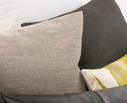 Mrs.Me home couture - cushion Raw Beige detail1